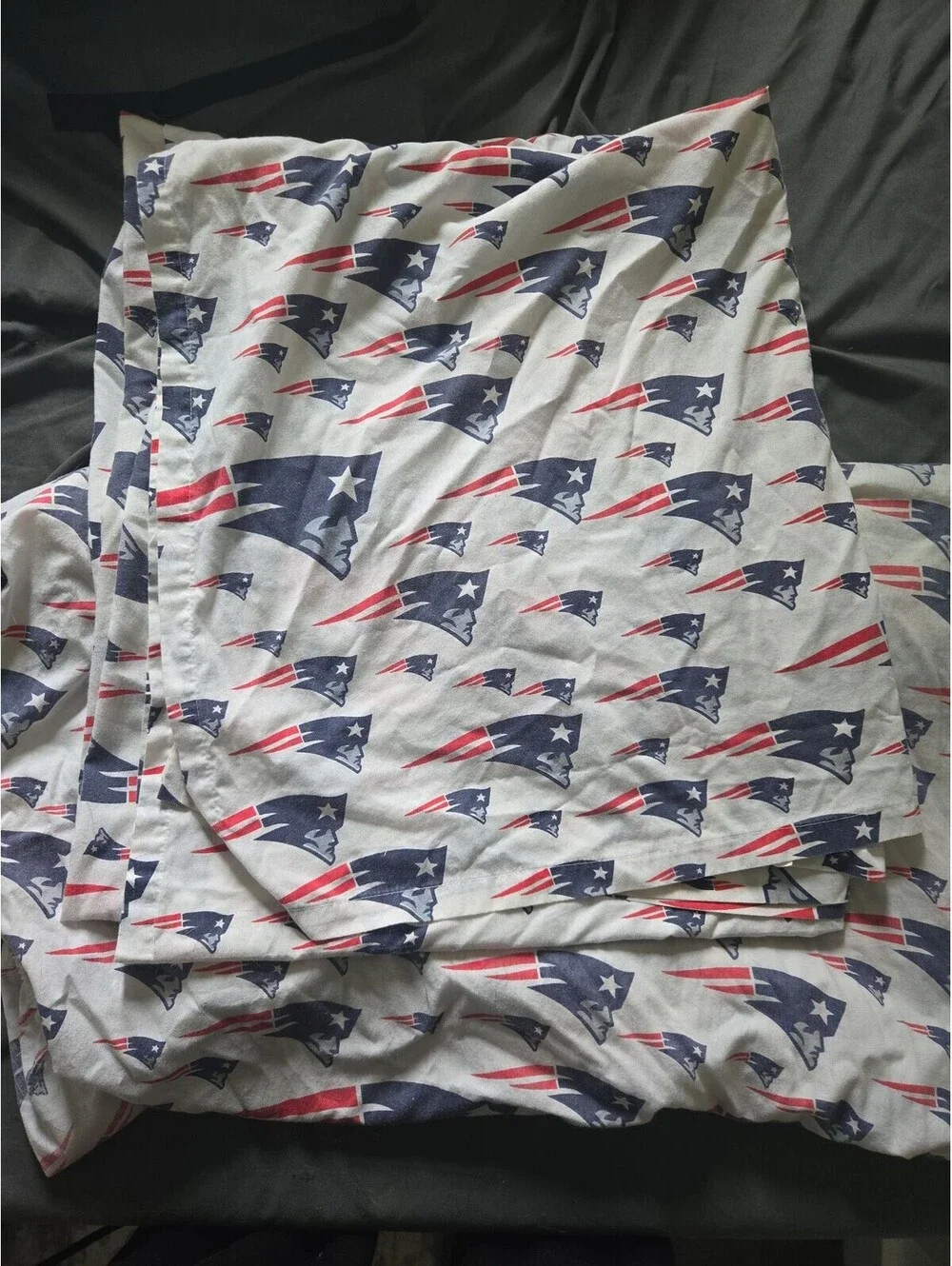 New England Patriots NFL Bedding Set - Flat Sheet and Fitted Mattress Cover
